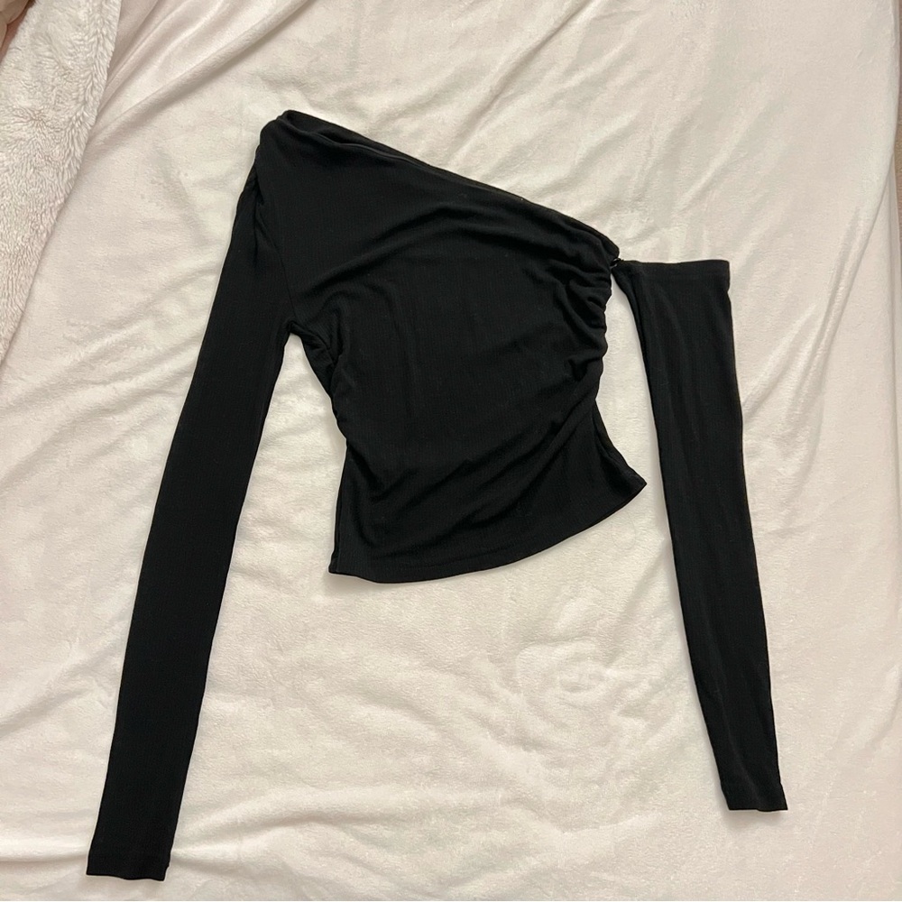 One shoulder (removable sleeve) top